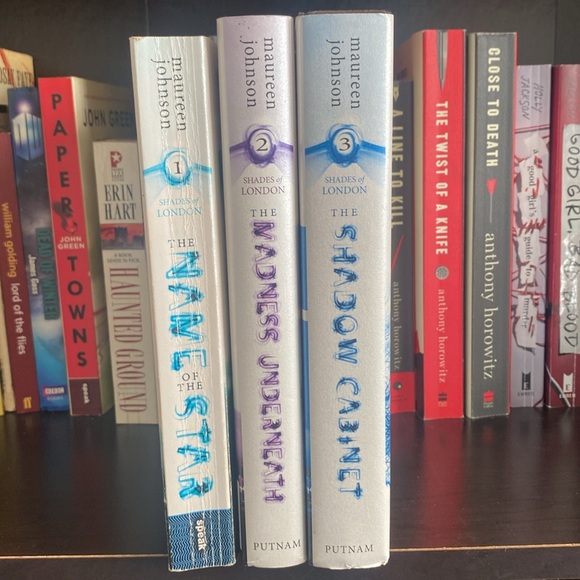 Shades of London Trilogy by Maureen Johnson - Picture 8 of 9